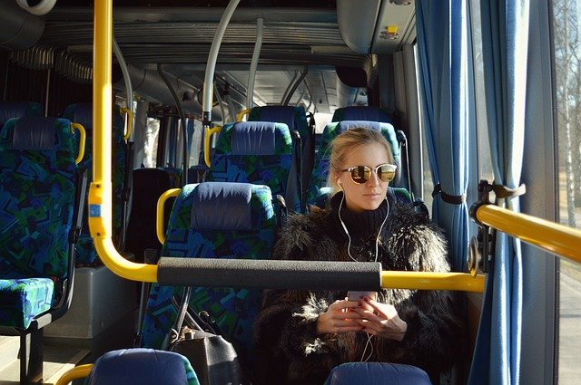 cestující autobusu